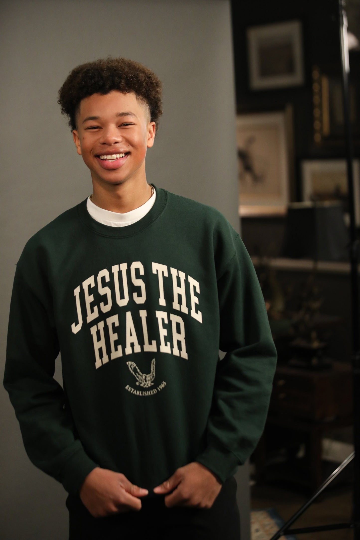 Jesus The Healer Arch Graphic Pullover Forest